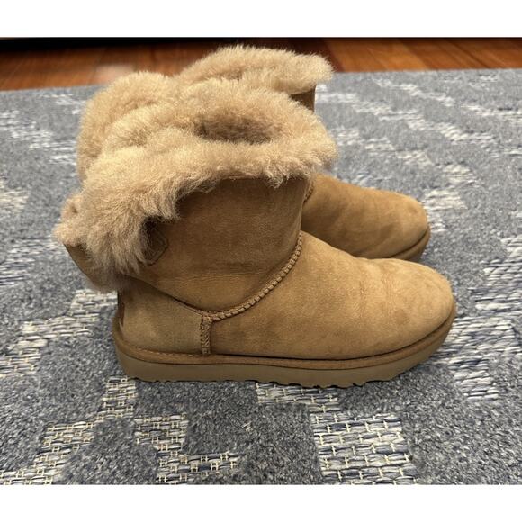 UGG NAVEAH Mini Bow Short Boots Brown Style #1012808 Women’s 7 Warm Comfy Cozy - Picture 1 of 12